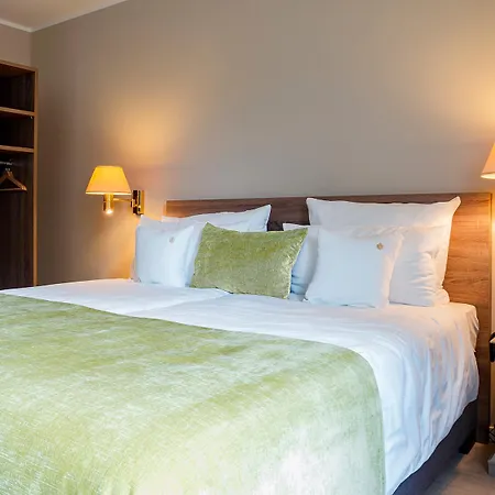 Romantik Hotel-restaurant Altenberger Hof מלון אודנטל