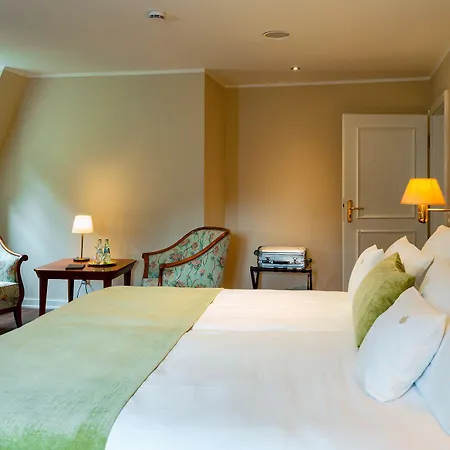 Отель Romantik Hotel-restaurant Altenberger Hof Оденталь